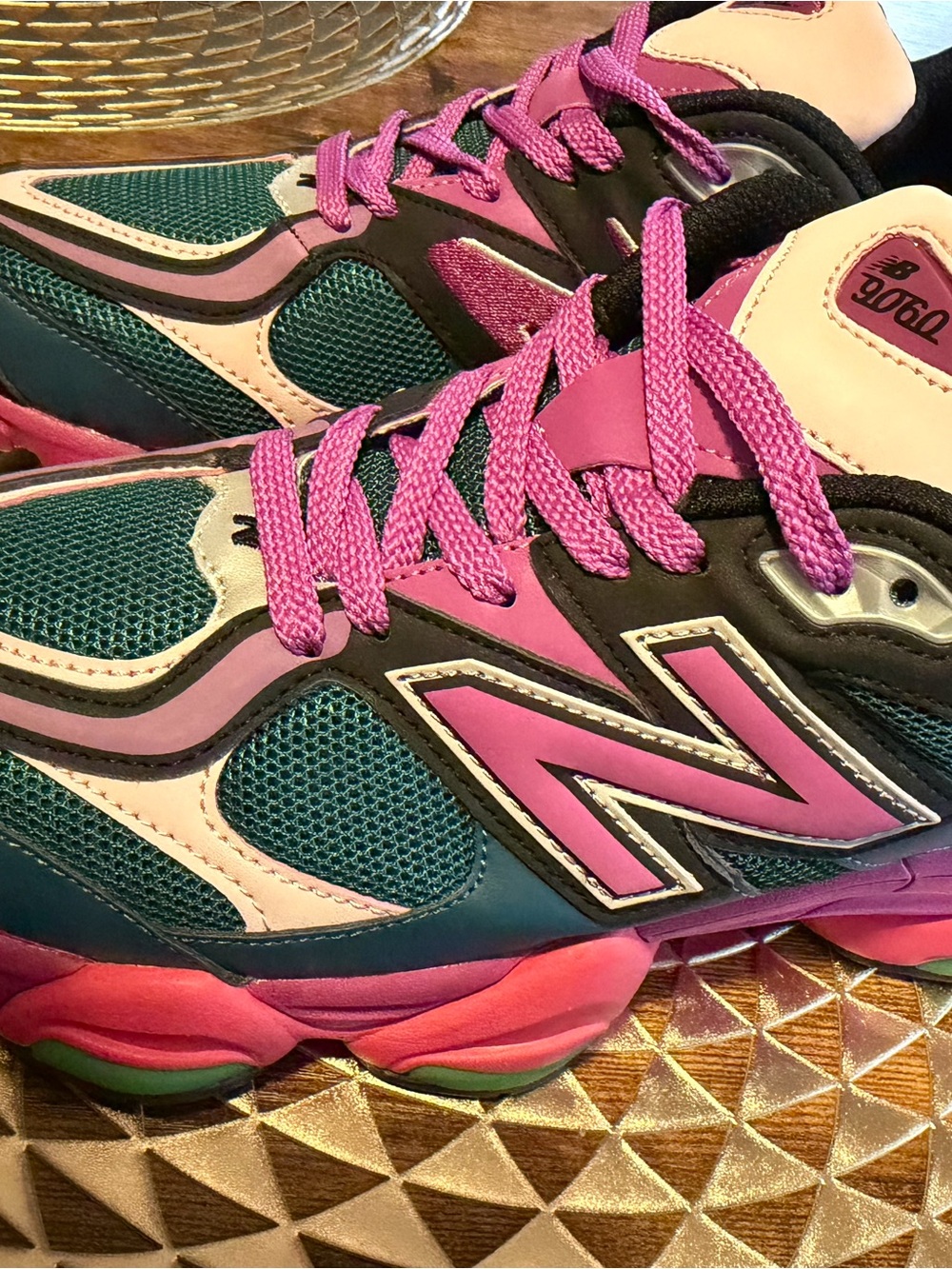 New balance sneakers/make an offer! - Picture 4 of 4